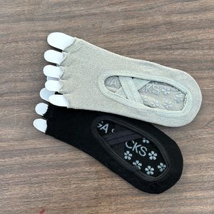 NWTs set of 2 yoga Socks